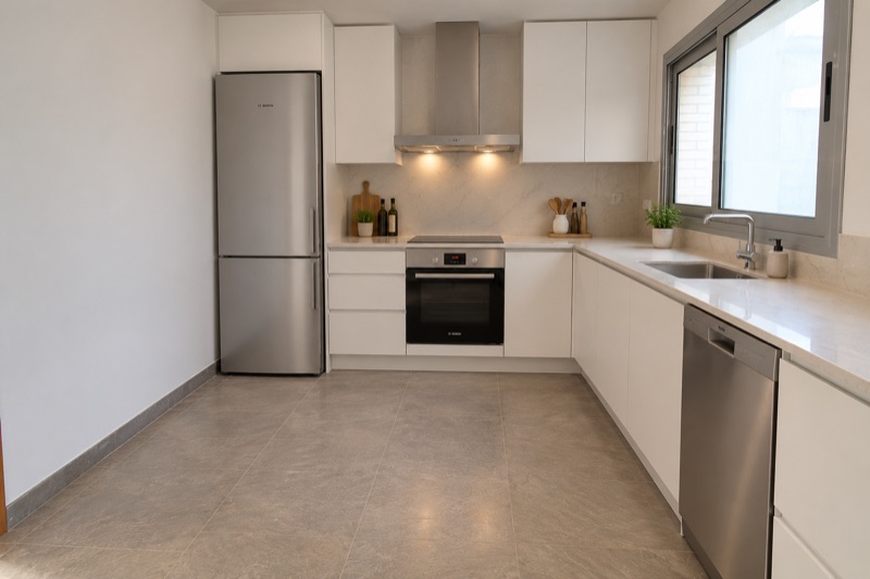 Cocina equipada con encimera de piedra